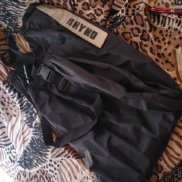 Levi's Jeans, Wind River and Rhyno Pants - Picture 10 of 13